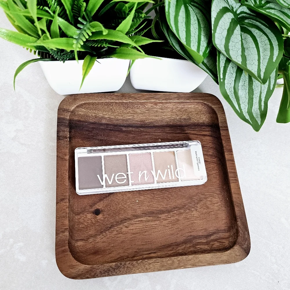 🆑️3/$15 Wet n Wild Neutral Tones Eyeshadow 5 Shade Walking On Eggshells Palette